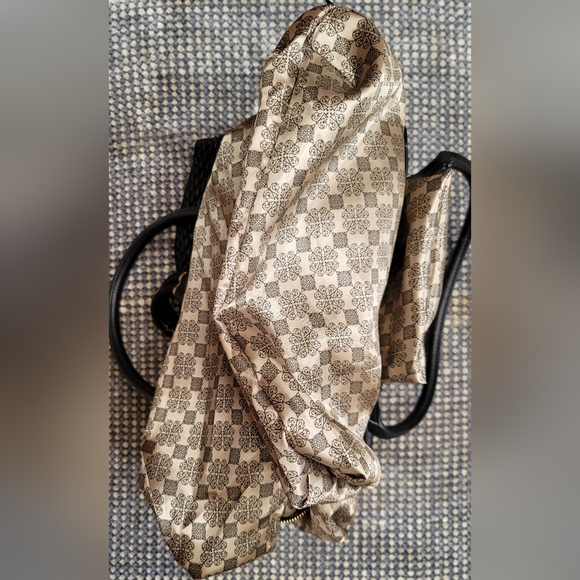 Just Fab purse. - Picture 12 of 15